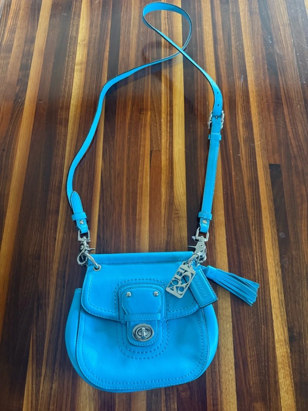 Coach Blue Leather Turnlock Crossbody Bag - Picture 2 of 3
